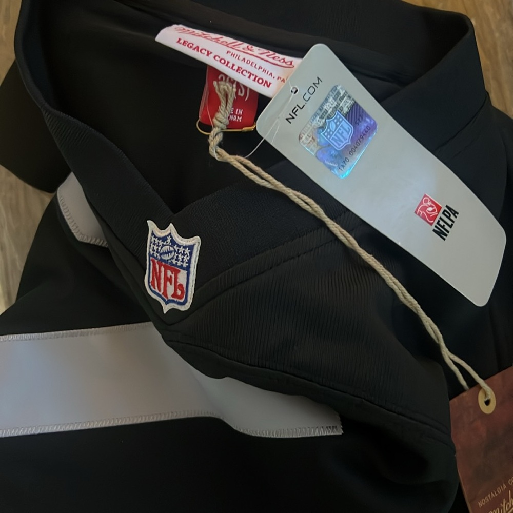 Mitchell & Ness - Picture 3 of 5